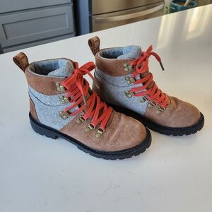 Toms Women's Lace Up Boots in Gray and Tan